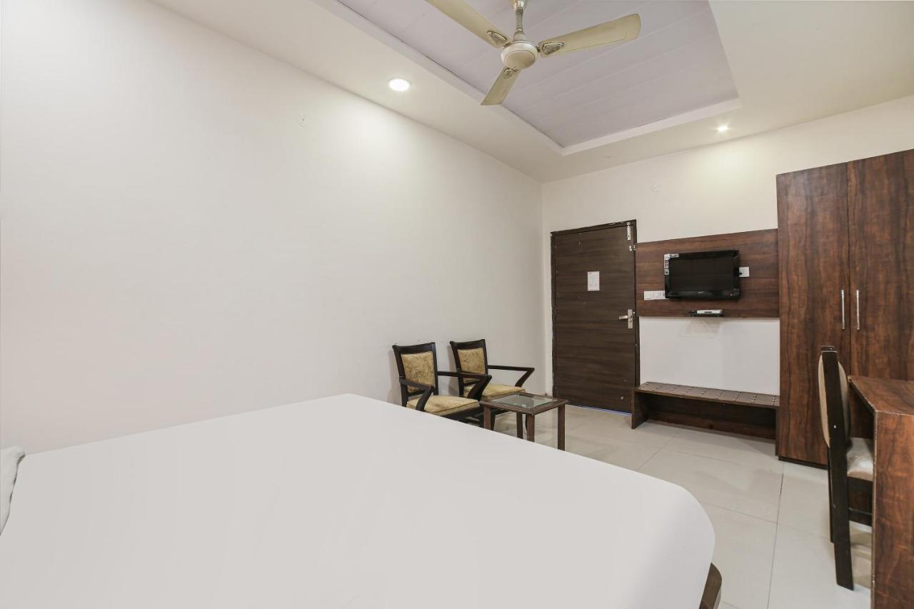 Townhouse Hollywood Heights Hotel Amritsar Exterior photo