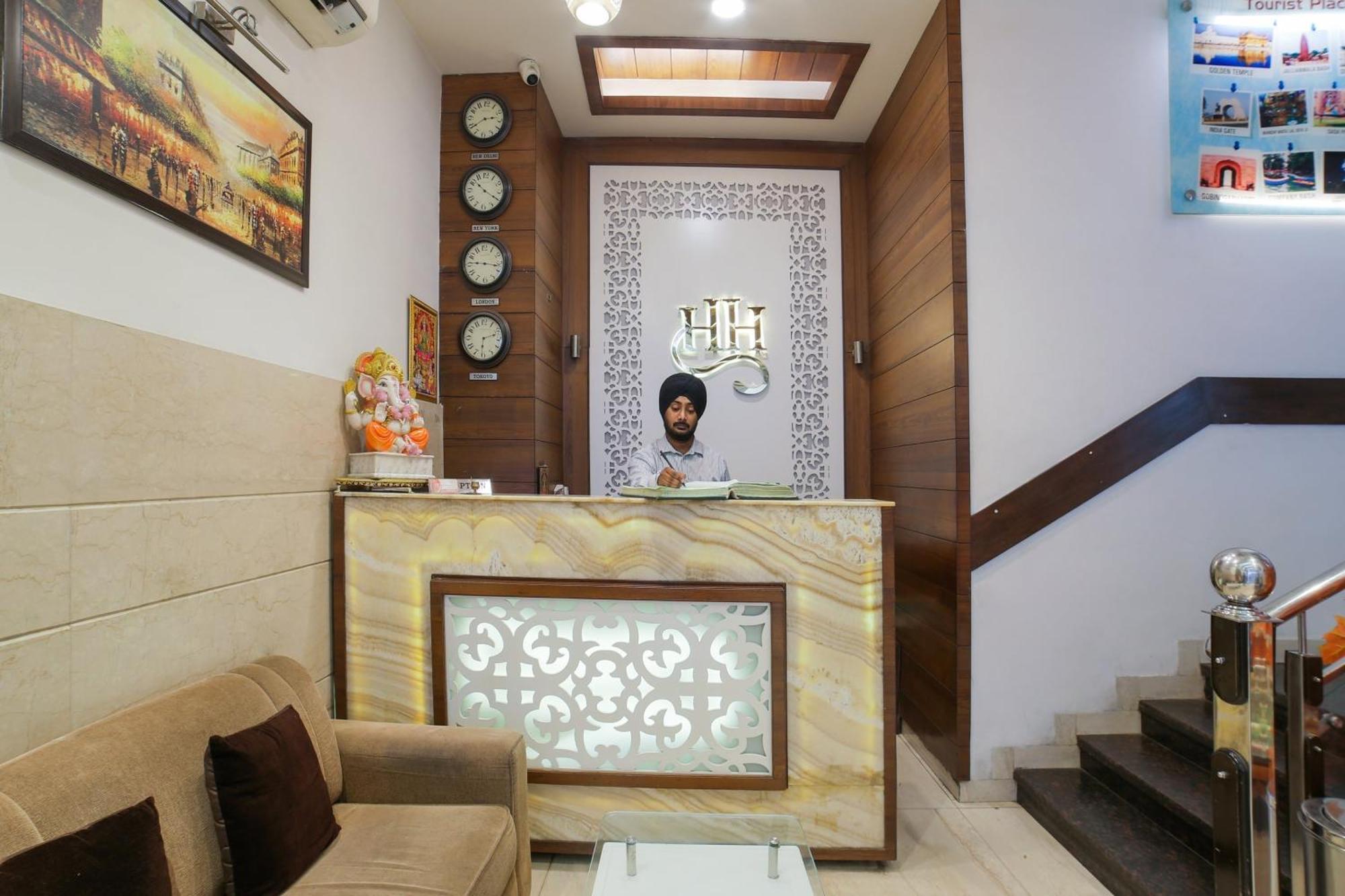 Townhouse Hollywood Heights Hotel Amritsar Exterior photo
