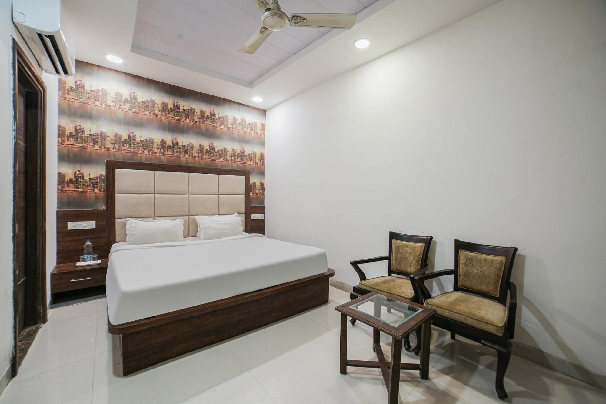 Townhouse Hollywood Heights Hotel Amritsar Exterior photo